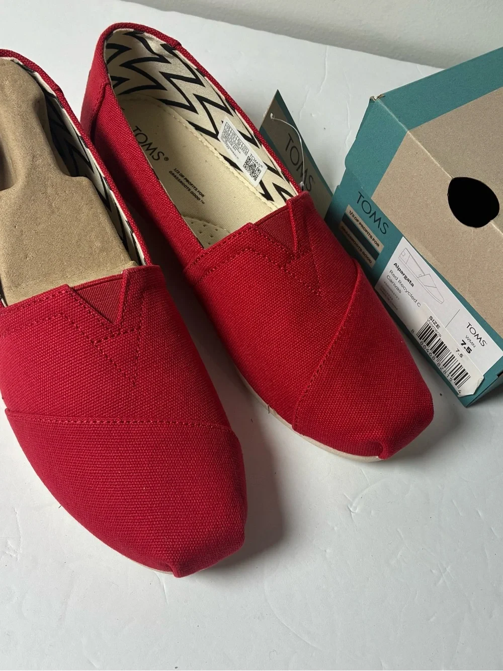 Toms Classic Canvas Slip-On Flats in Red